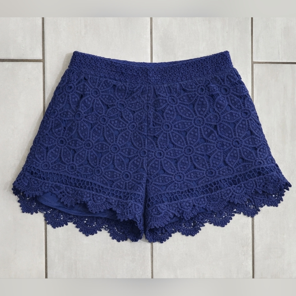 FRANCESCA'S Shorts Navy Blue Floral Crochet 100% Cotton